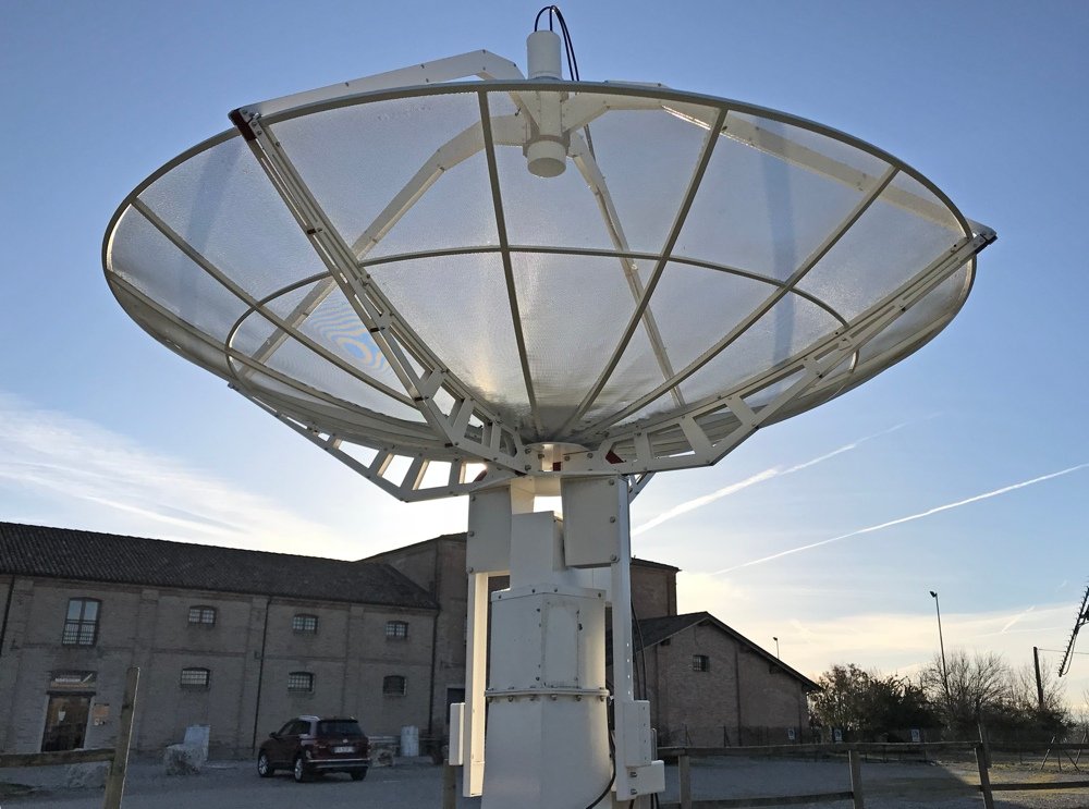 Taurus A recorded with SPIDER 300A radio telescope: SPIDER 300A radio telescope used for this article, in the background the Marcello Ceccarelli Visitor Center in Medicina (Bologna – Italy).