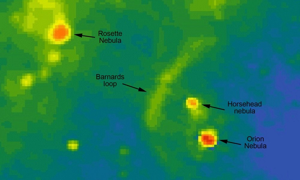 Costellazioni Unicorno e Orione registrata dal radiotelescopio di 25 metri di diametro a Stockert, Germania (dal libro: Radioastronomia, introduzione al cielo invisibile. Cortesia: Patricia Reich e Wolfgang Reich, Max-Planck-Institut für Radioastronomie)