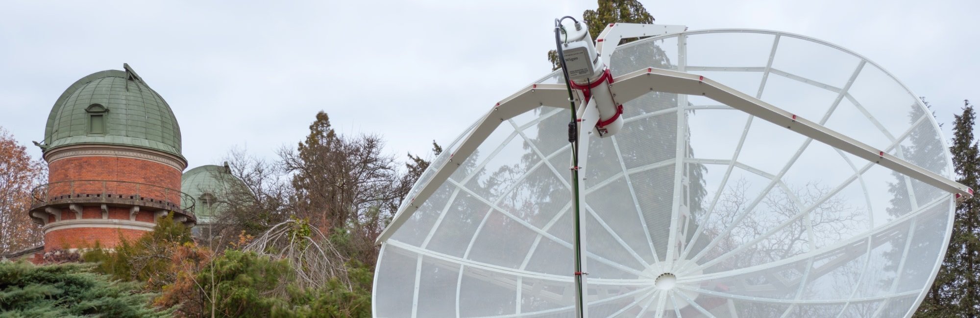 WEB300-5 3 meter prime focus parabolic antenna