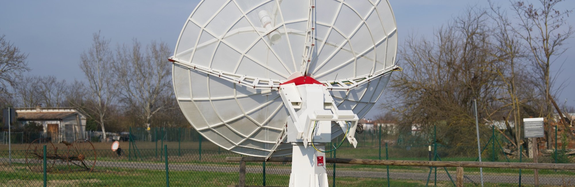 GS-100 antenna tracking system
