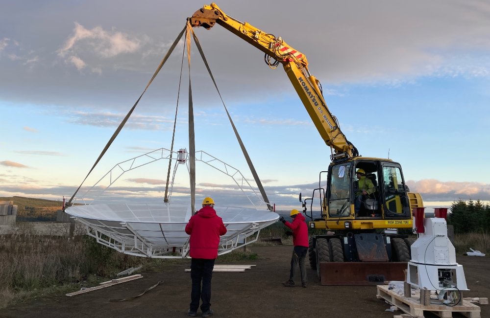 SPIDER 500A installed in Kielder Observatory (UK): moving the 5 meter diameter antenna.