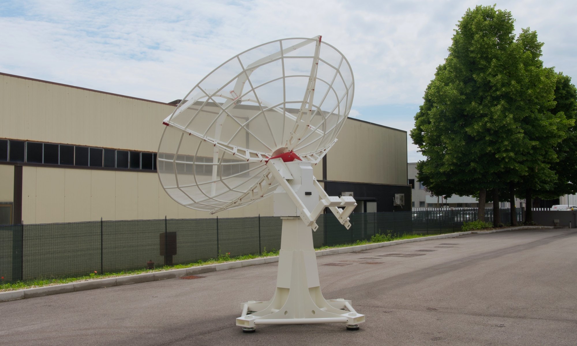 INTREPID ground station antenna systems for space situational awareness: main features