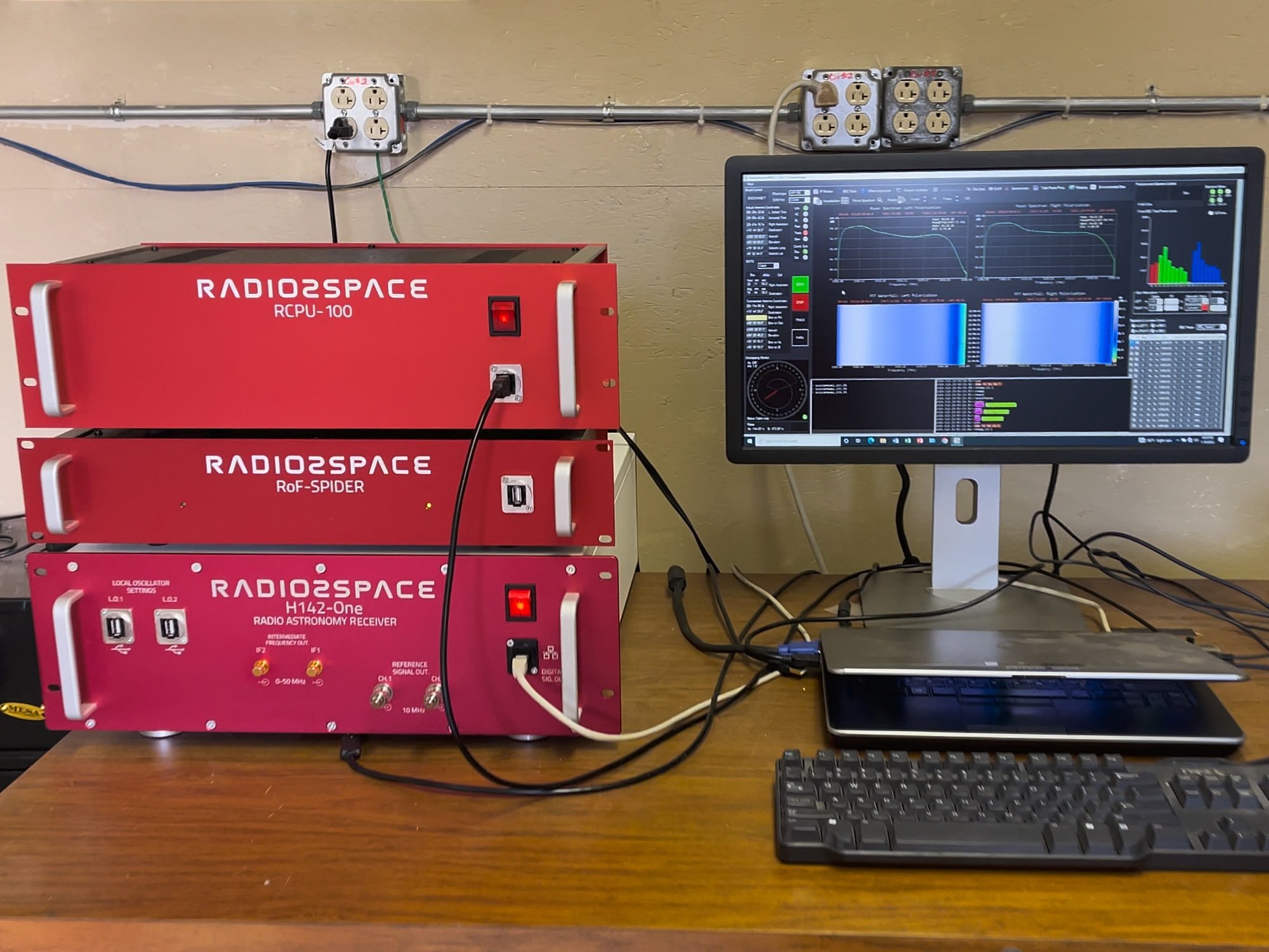 SPIDER 300A al Etscorn Observatory (università New Mexico Tech) vicino al VLA aggiornato con il kit Radio-over-Fiber