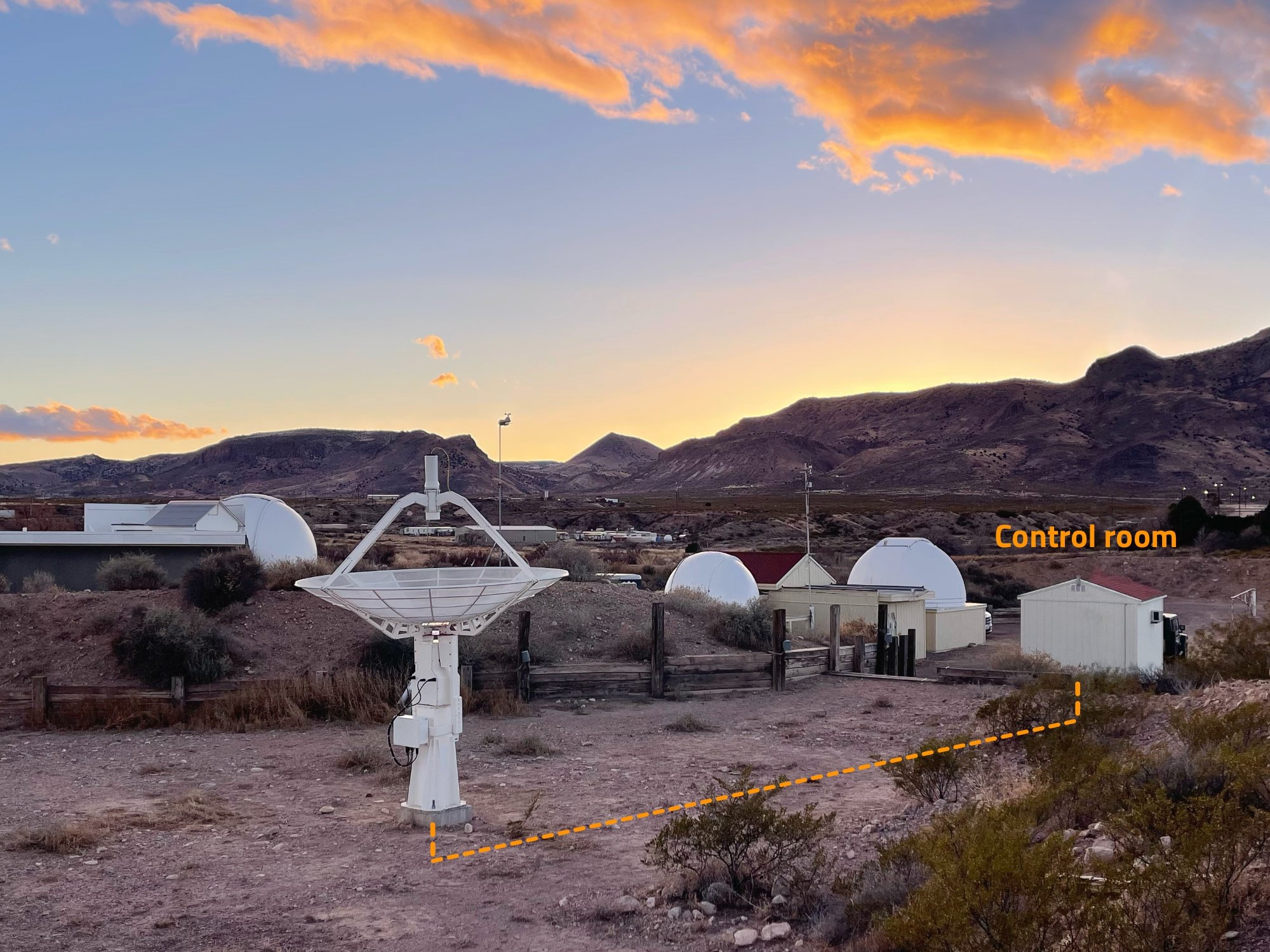 SPIDER 300A al Etscorn Observatory (università New Mexico Tech) vicino al VLA aggiornato con il kit Radio-over-Fiber